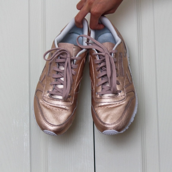 reebok classic pearlized rose gold